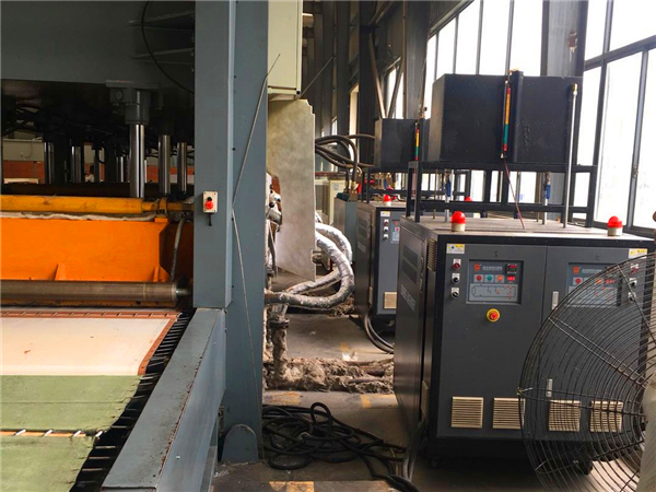 油溫機的控溫精度可以達到多少「歐能機械」可達正負0.05℃